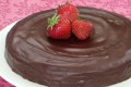 Chocoladetaart met chocoladeglazuur, vegan