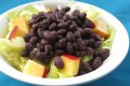 Zwarte bonen salade met nectarine, vegan
