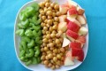Appel-bleekselderij salade met kikkererwten, vegan