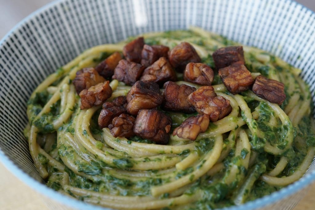 Pasta Met Spinazie Kaassaus En Vegan Spekjes Vegetus